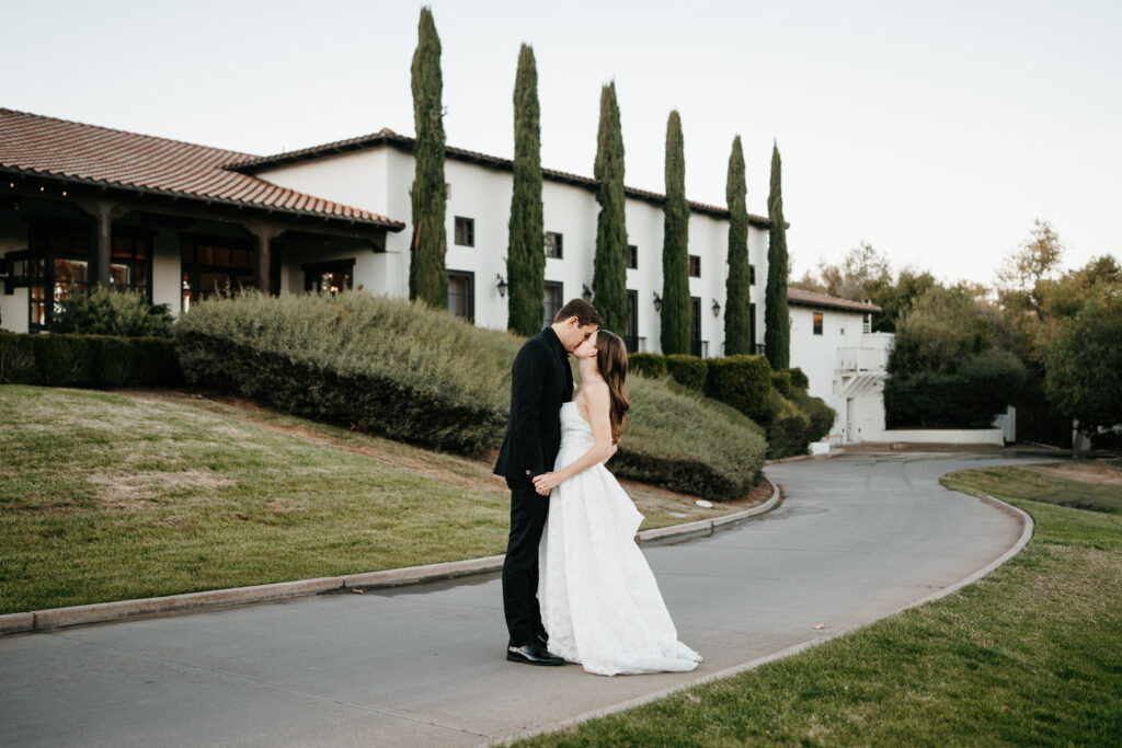 Bride and groom wedding photography in San Diego at a wedding at the Fallbrook Estate