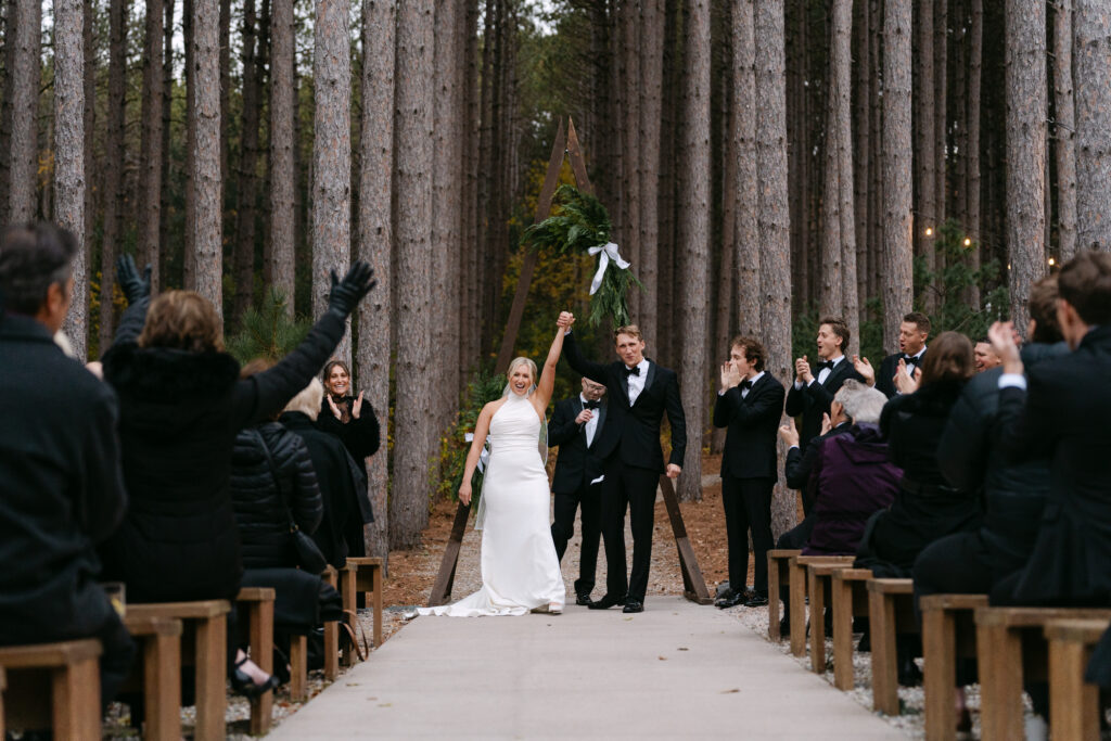 Winter wedding at Pinewood Weddings and Events shot by Lulle Photo and Film, a wedding photographer based in Minnesota